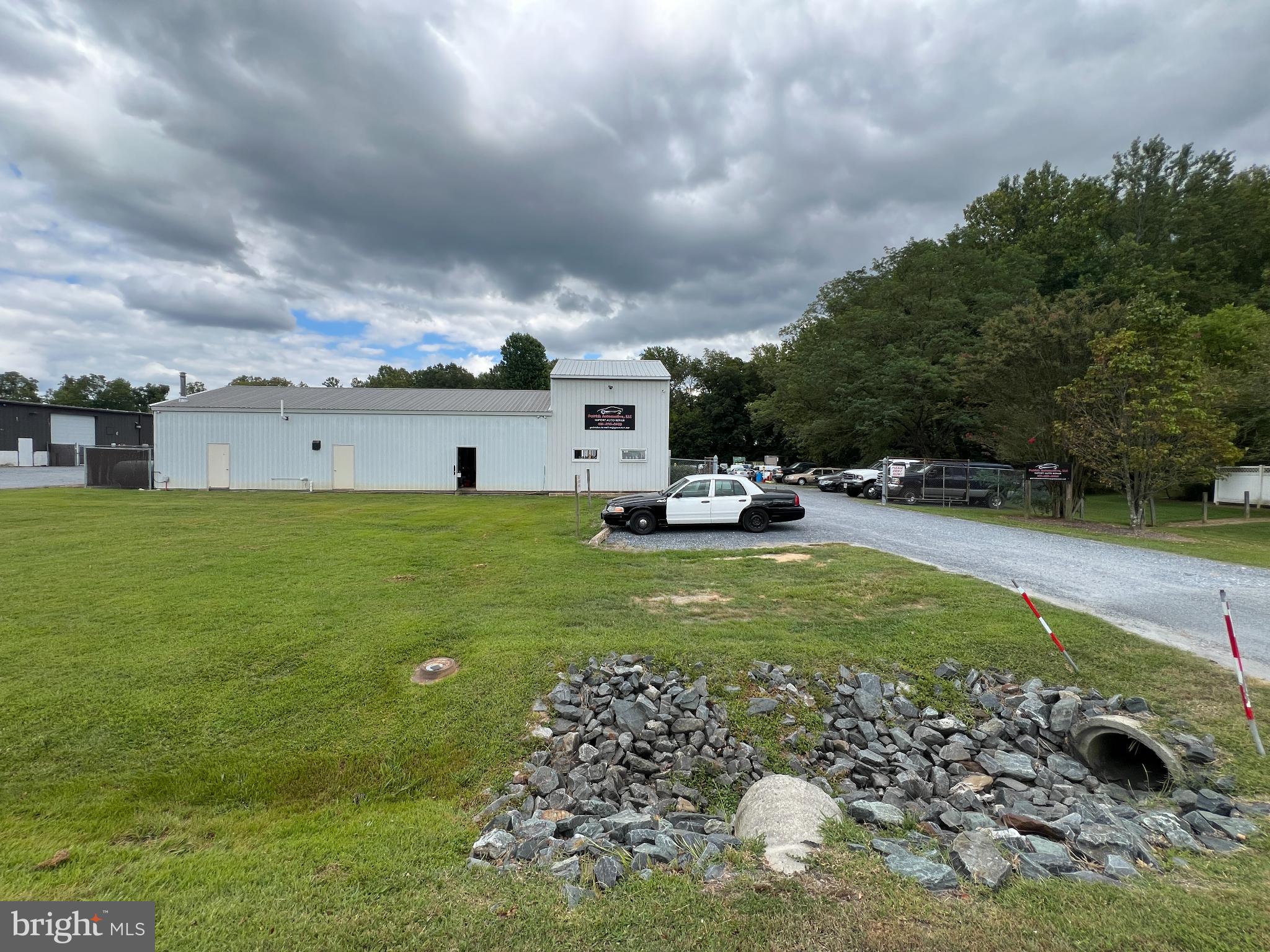 7923 INDUSTRIAL PARK ROAD