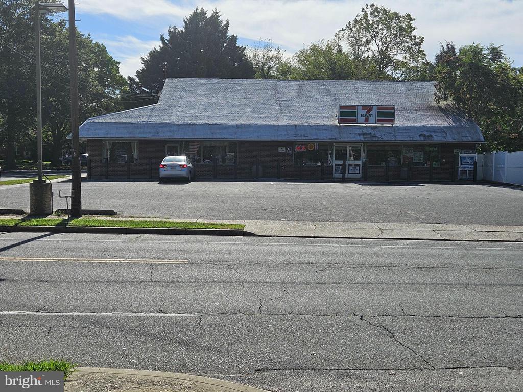 410 N WASHINGTON STREET