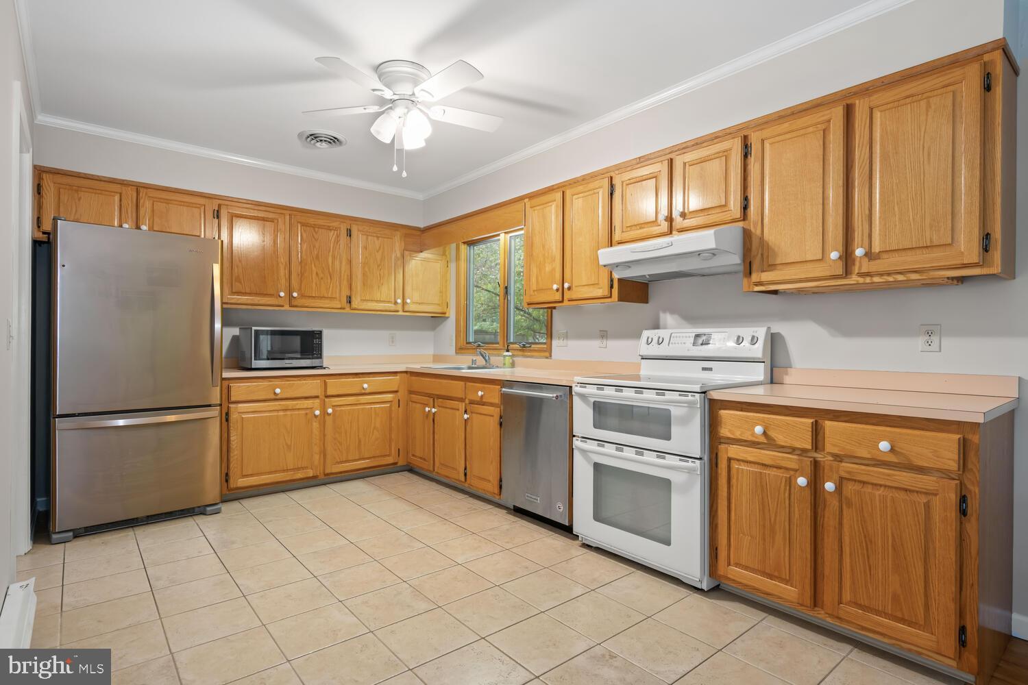 9059 HIGH BANKS DRIVE