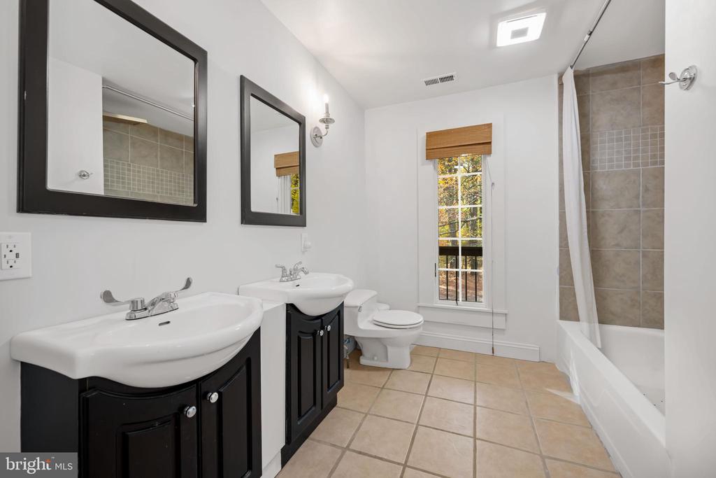 2669 OCEAN GATEWAY