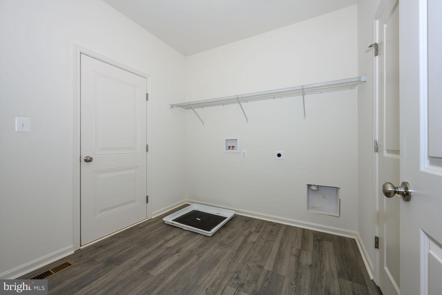 5648 TRAFALGAR CIRCLE