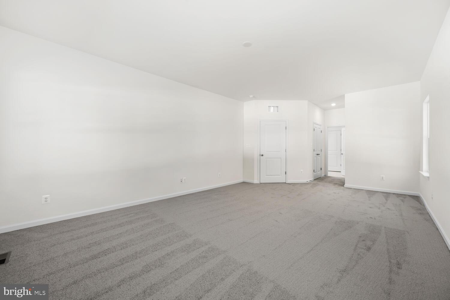 5648 TRAFALGAR CIRCLE