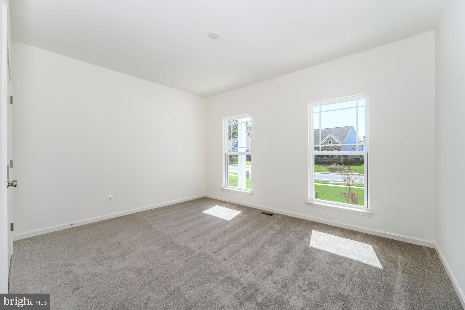 5648 TRAFALGAR CIRCLE