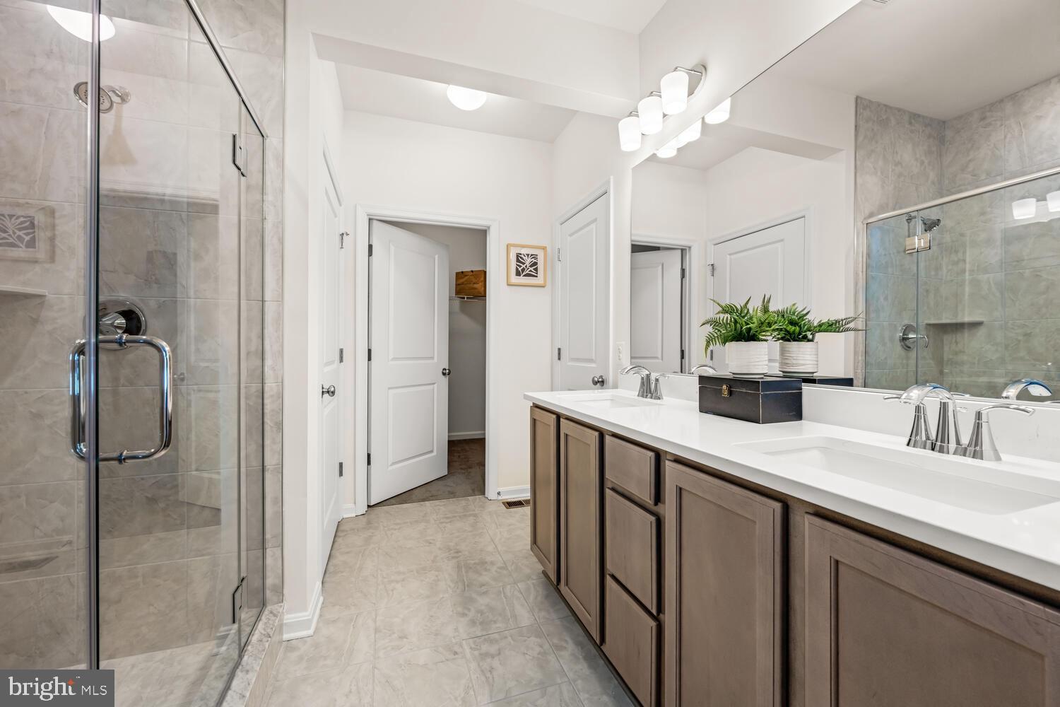 5654 TRAFALGAR CIRCLE