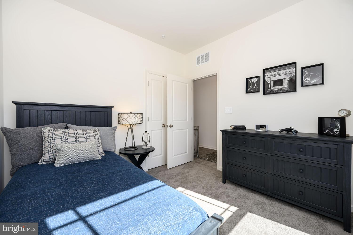 5654 TRAFALGAR CIRCLE