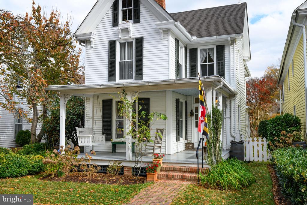 206 N MORRIS STREET