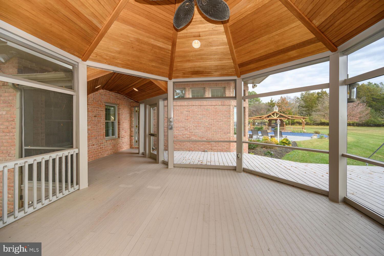 23961 LYNNEWOOD DRIVE