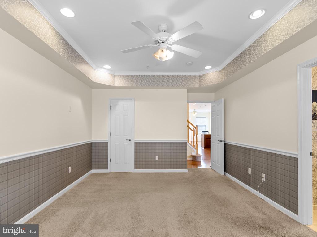 406 BETHUNE DRIVE
