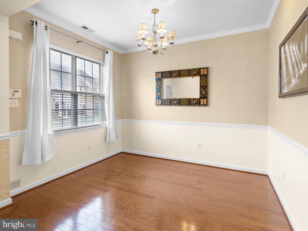406 BETHUNE DRIVE