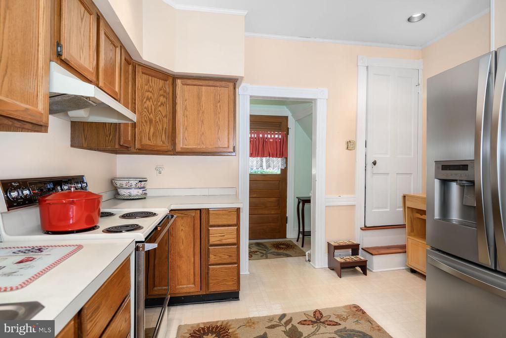 3962 MAIN STREET