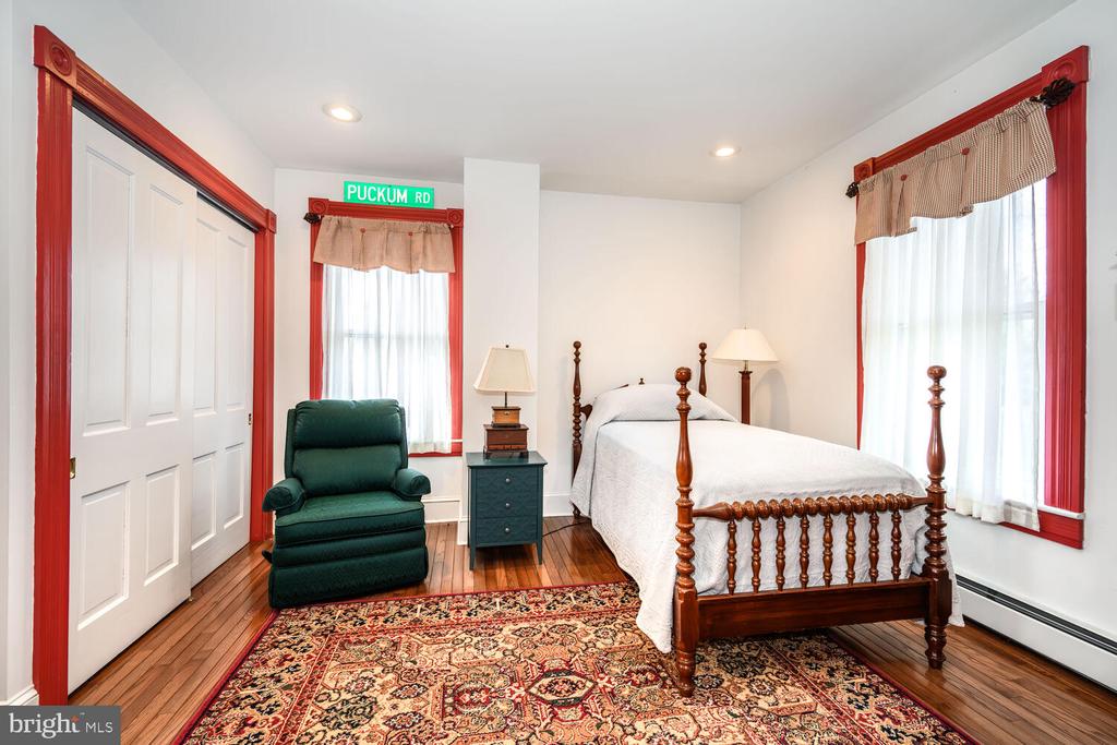 3962 MAIN STREET