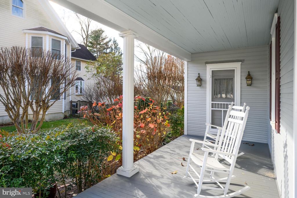 3962 MAIN STREET