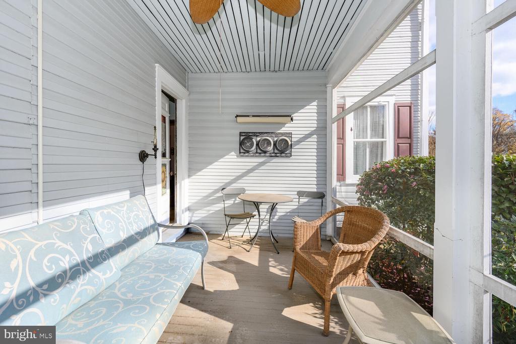 3962 MAIN STREET