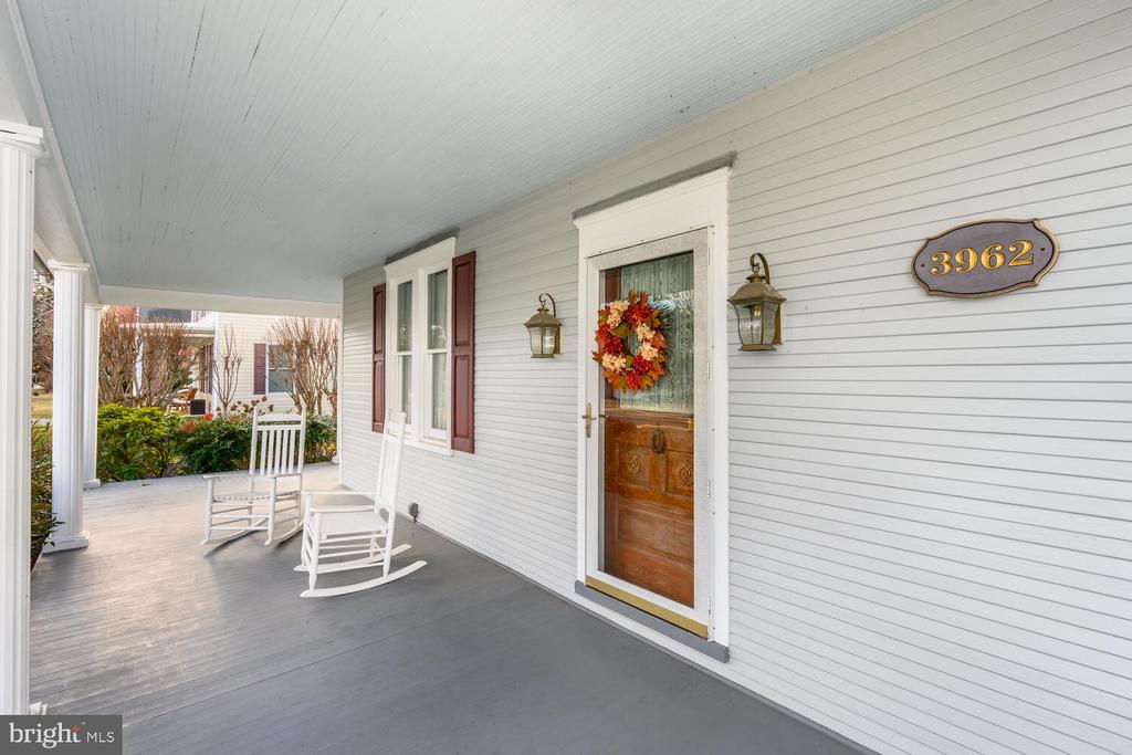 3962 MAIN STREET