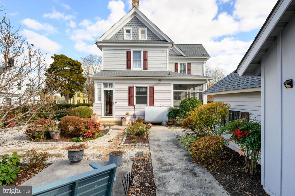 3962 MAIN STREET