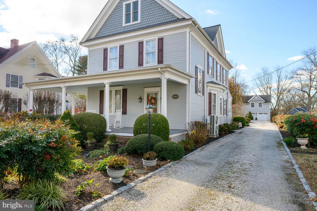 3962 MAIN STREET