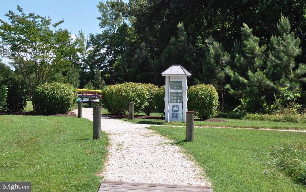 8095 N FORK BOULEVARD