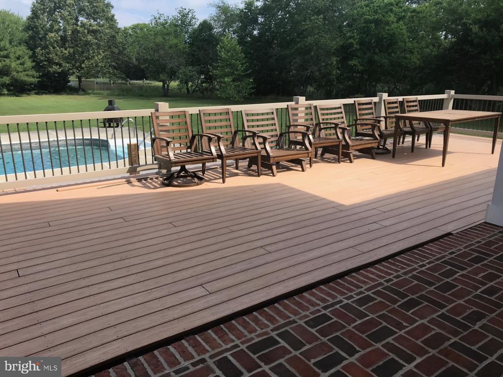 7605 PENDLETON FARM LANE