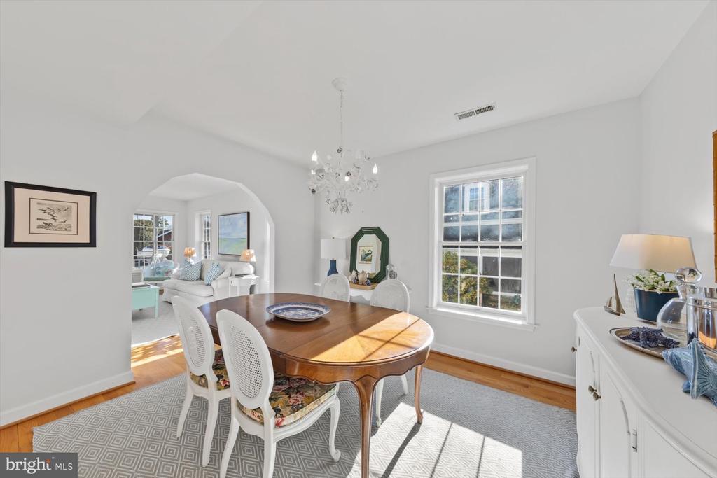 406 S MORRIS STREET