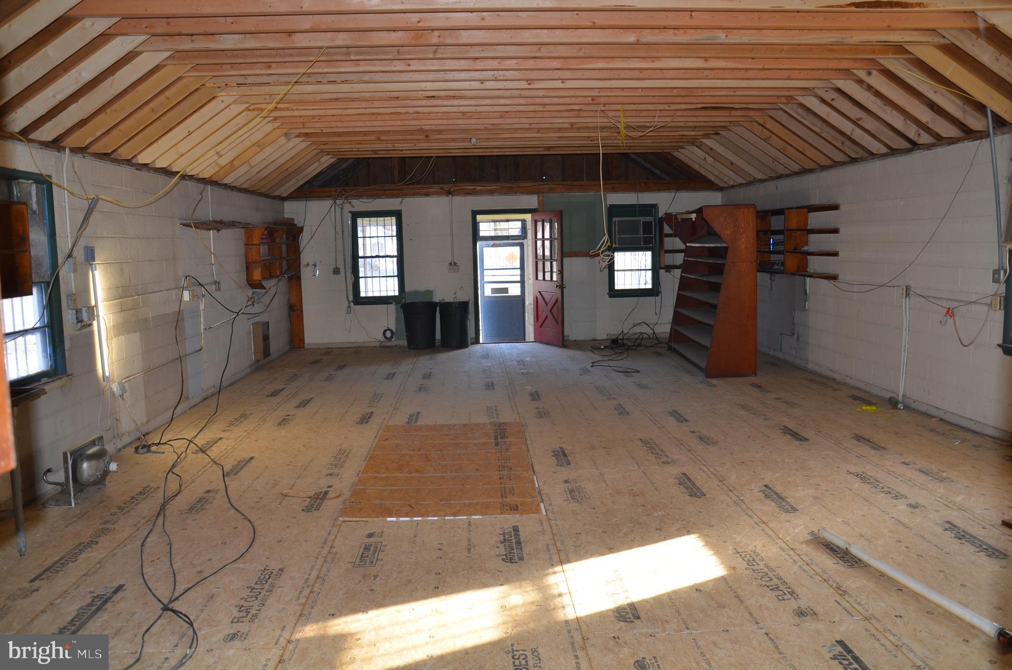 7998 BOZMAN NEAVITT ROAD