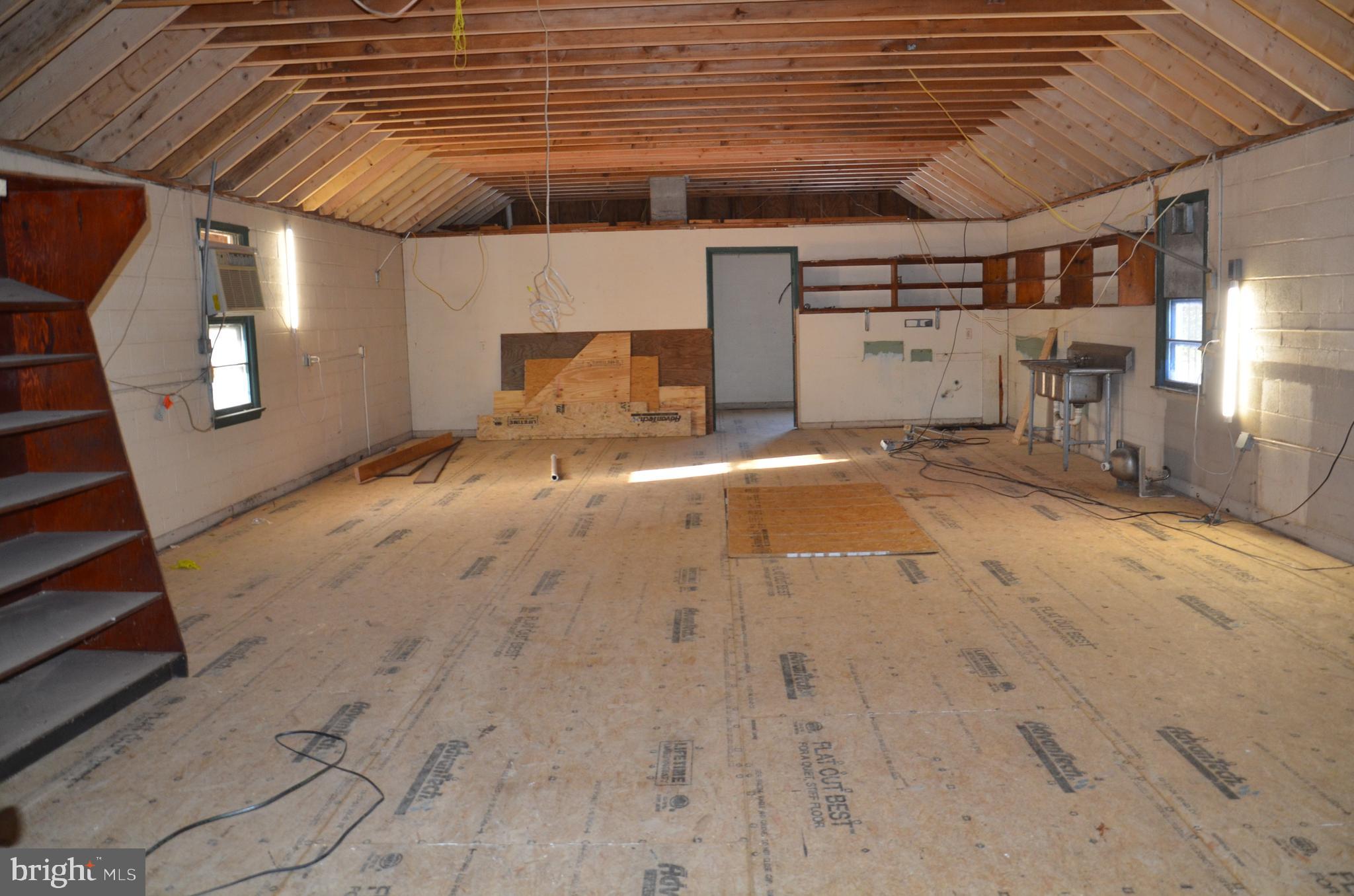 7998 BOZMAN NEAVITT ROAD