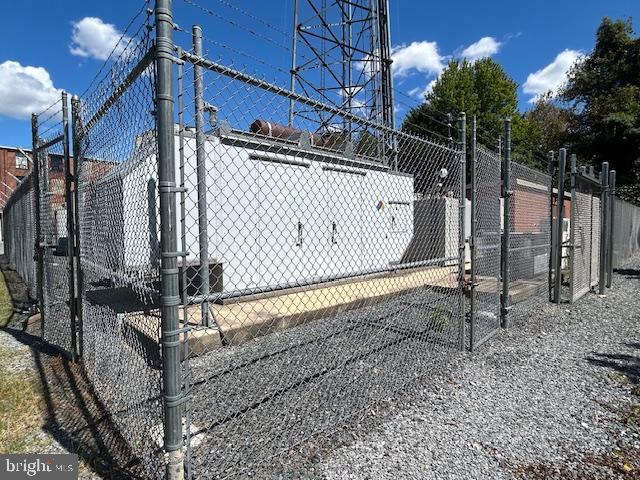 402 BROOKLETTS AVENUE