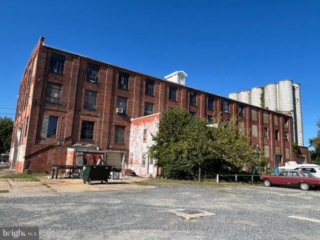 402 BROOKLETTS AVENUE