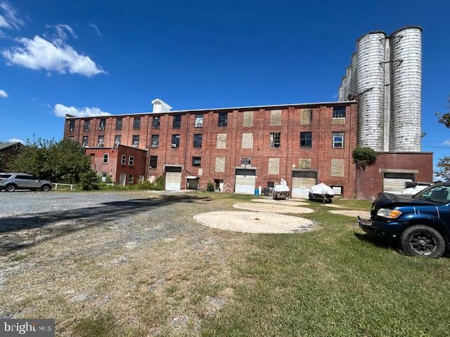 402 BROOKLETTS AVENUE