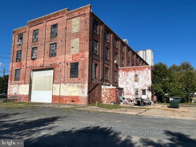 402 BROOKLETTS AVENUE