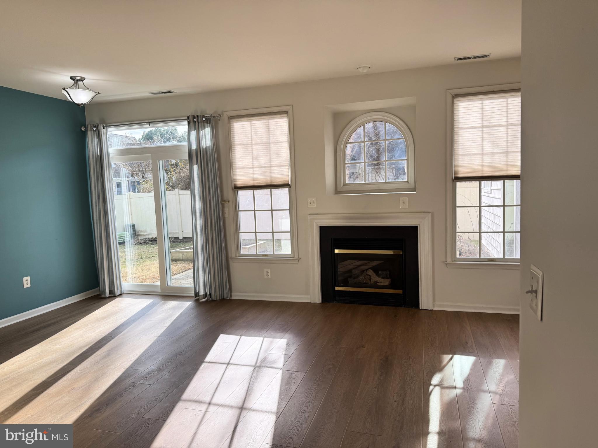 28400 PINEHURST CIRCLE