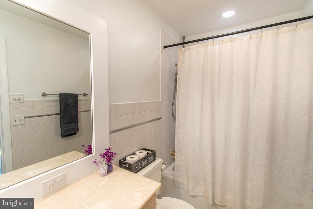 7364 OCEAN GATEWAY