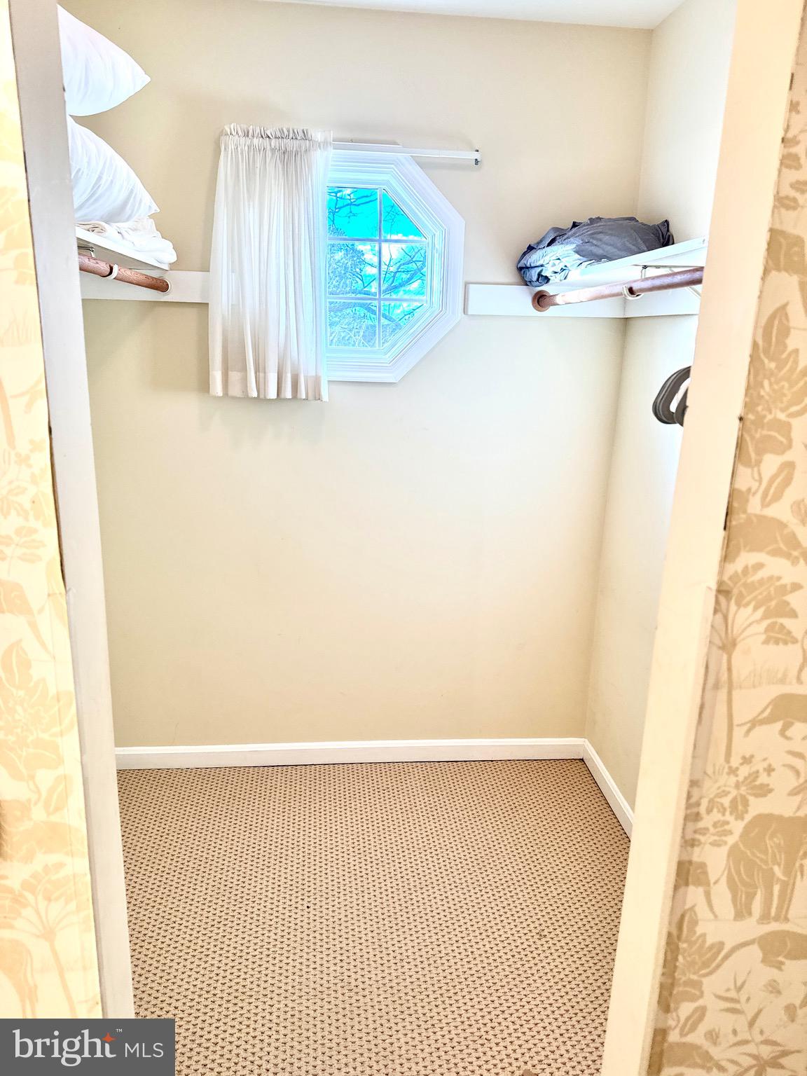 102 J L THOMPSON STREET B 2B