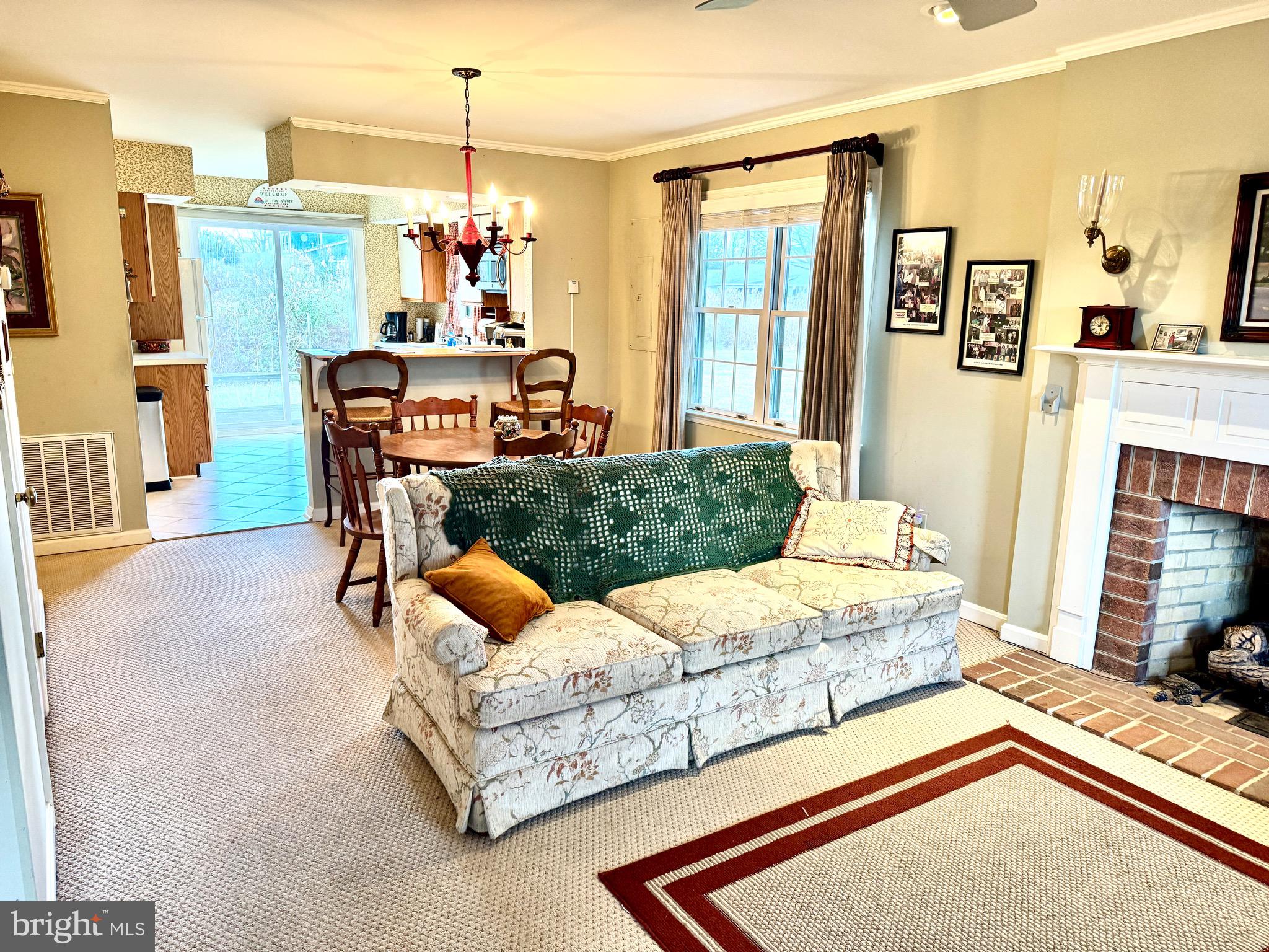 102 J L THOMPSON STREET B 2B