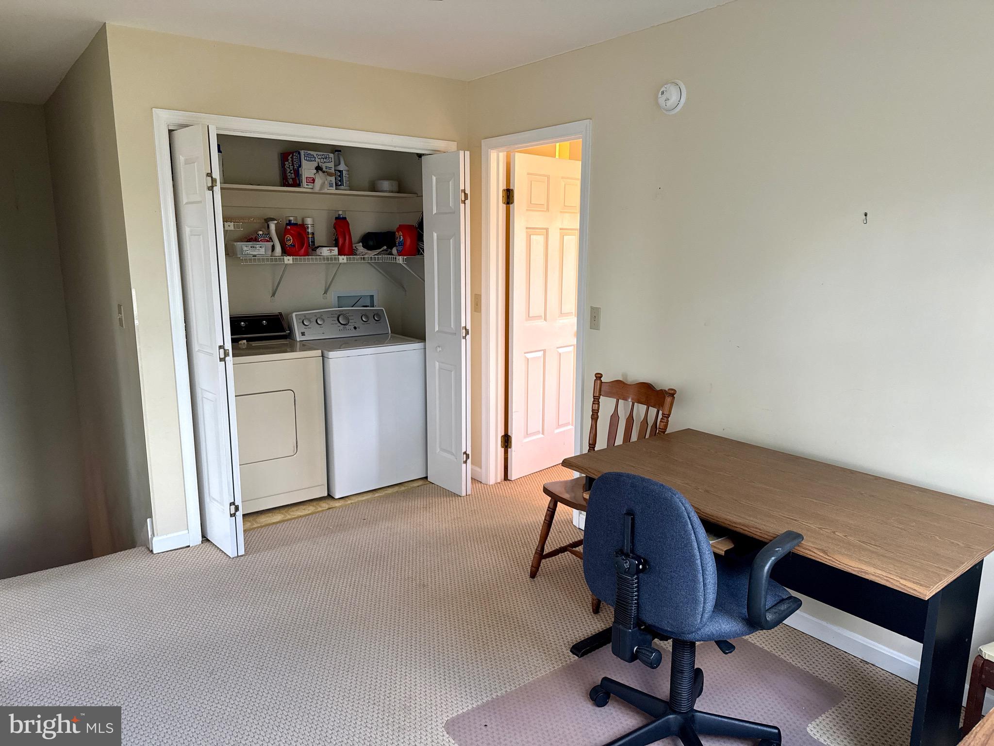 102 J L THOMPSON STREET B 2B