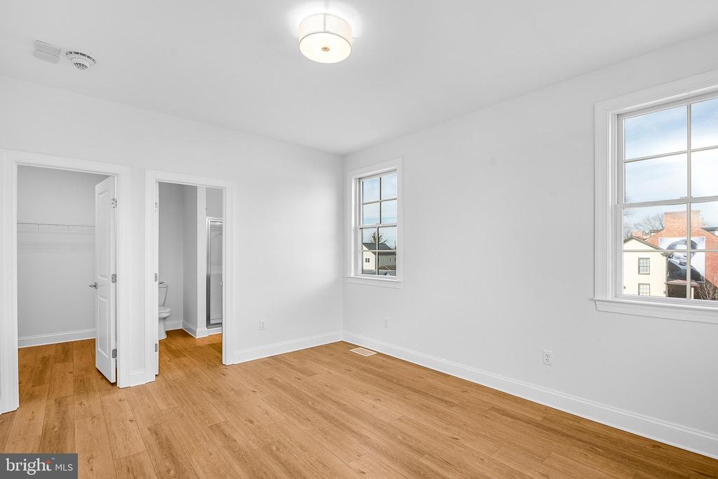 123 S WASHINGTON ST 202
