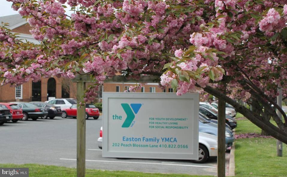 1009 S WASHINGTON STREET