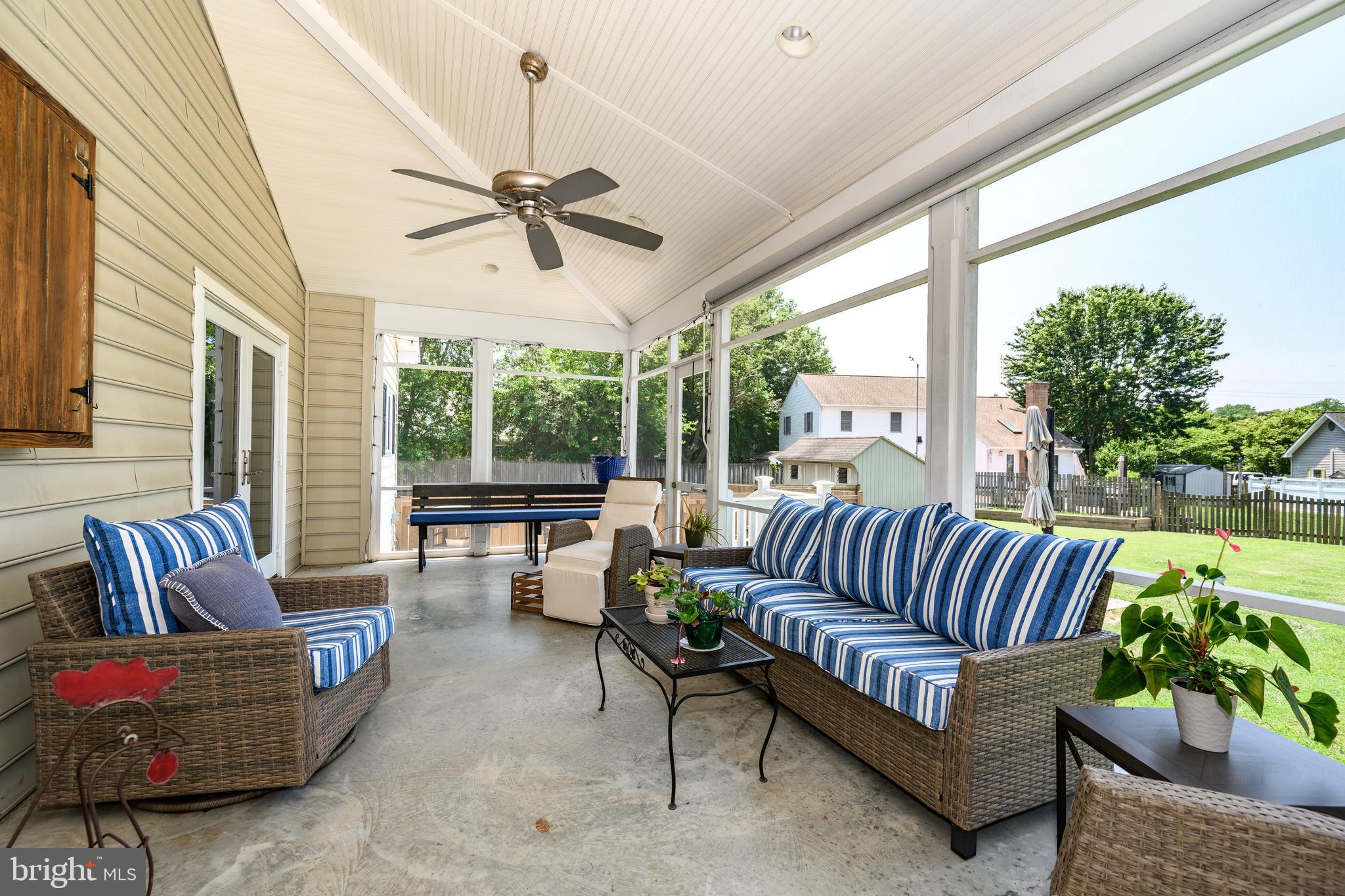 1009 S WASHINGTON STREET