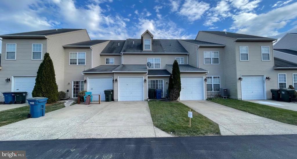 303 LEONTYNE PLACE
