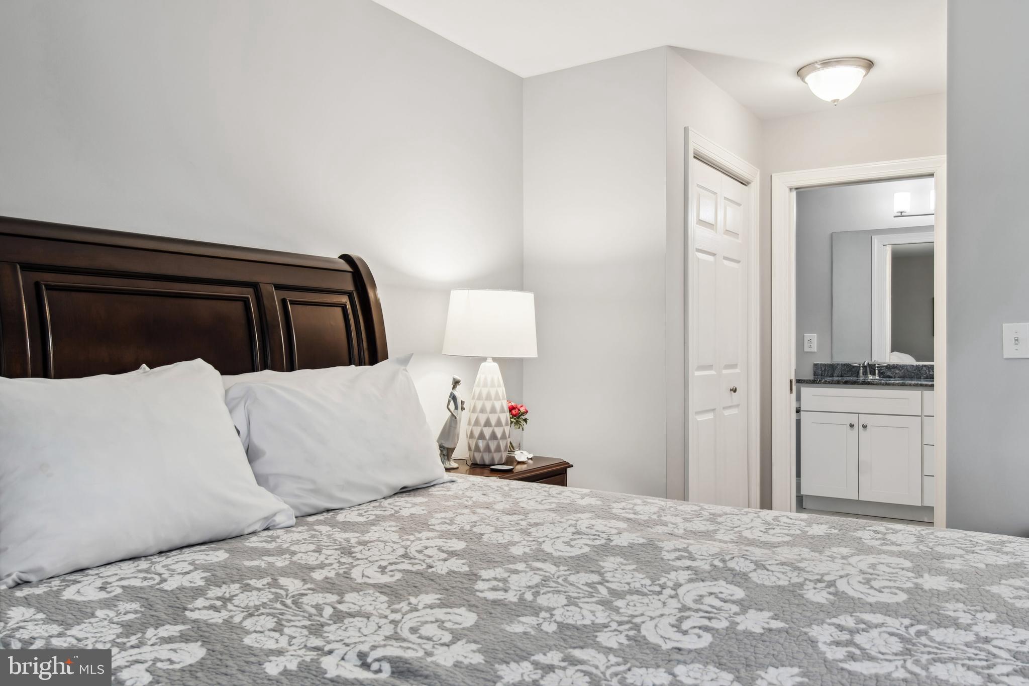 9518 QUAIL HOLLOW 702