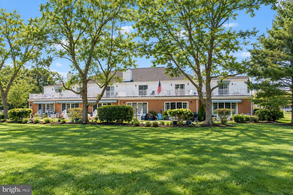 9518 QUAIL HOLLOW 702