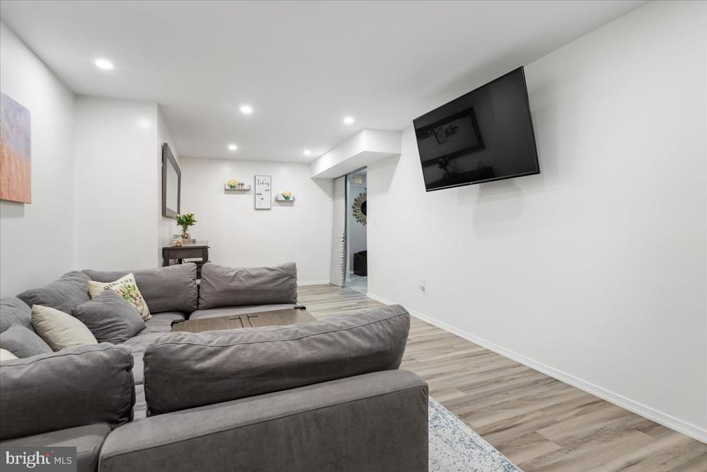 13460 RUSTLING OAKS DRIVE