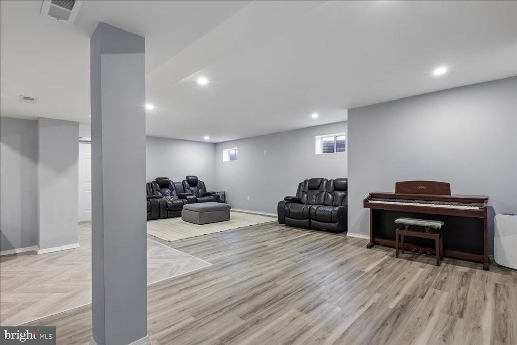 13460 RUSTLING OAKS DRIVE