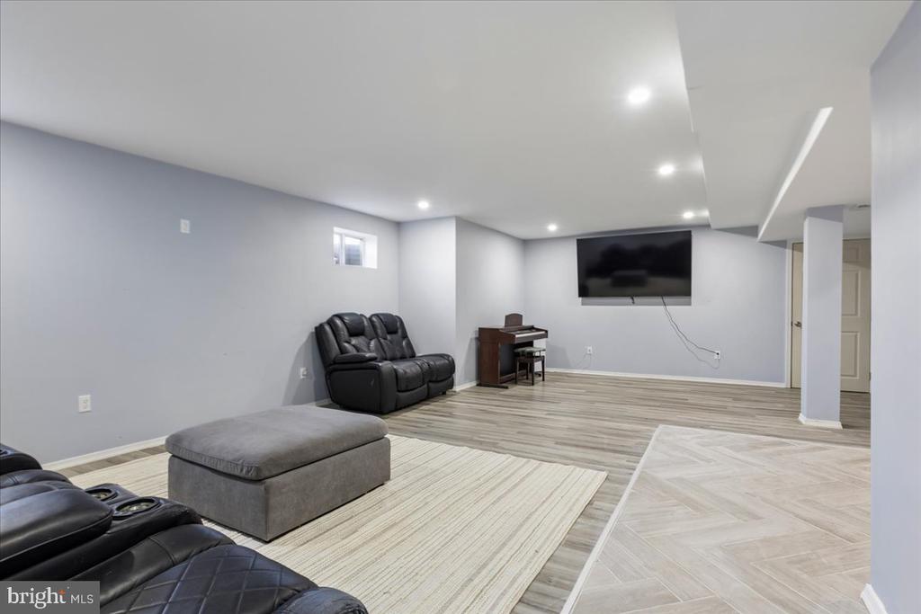 13460 RUSTLING OAKS DRIVE