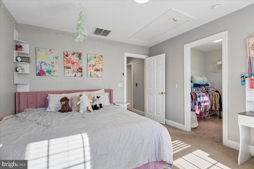 13460 RUSTLING OAKS DRIVE