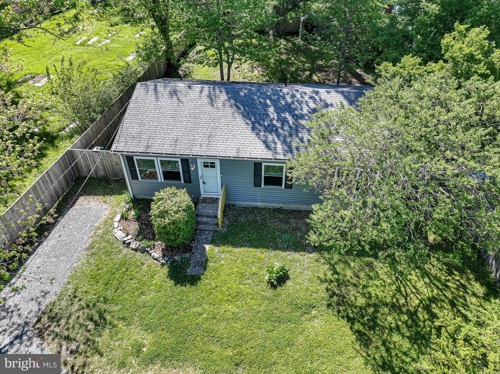 101 BROOKS LANE