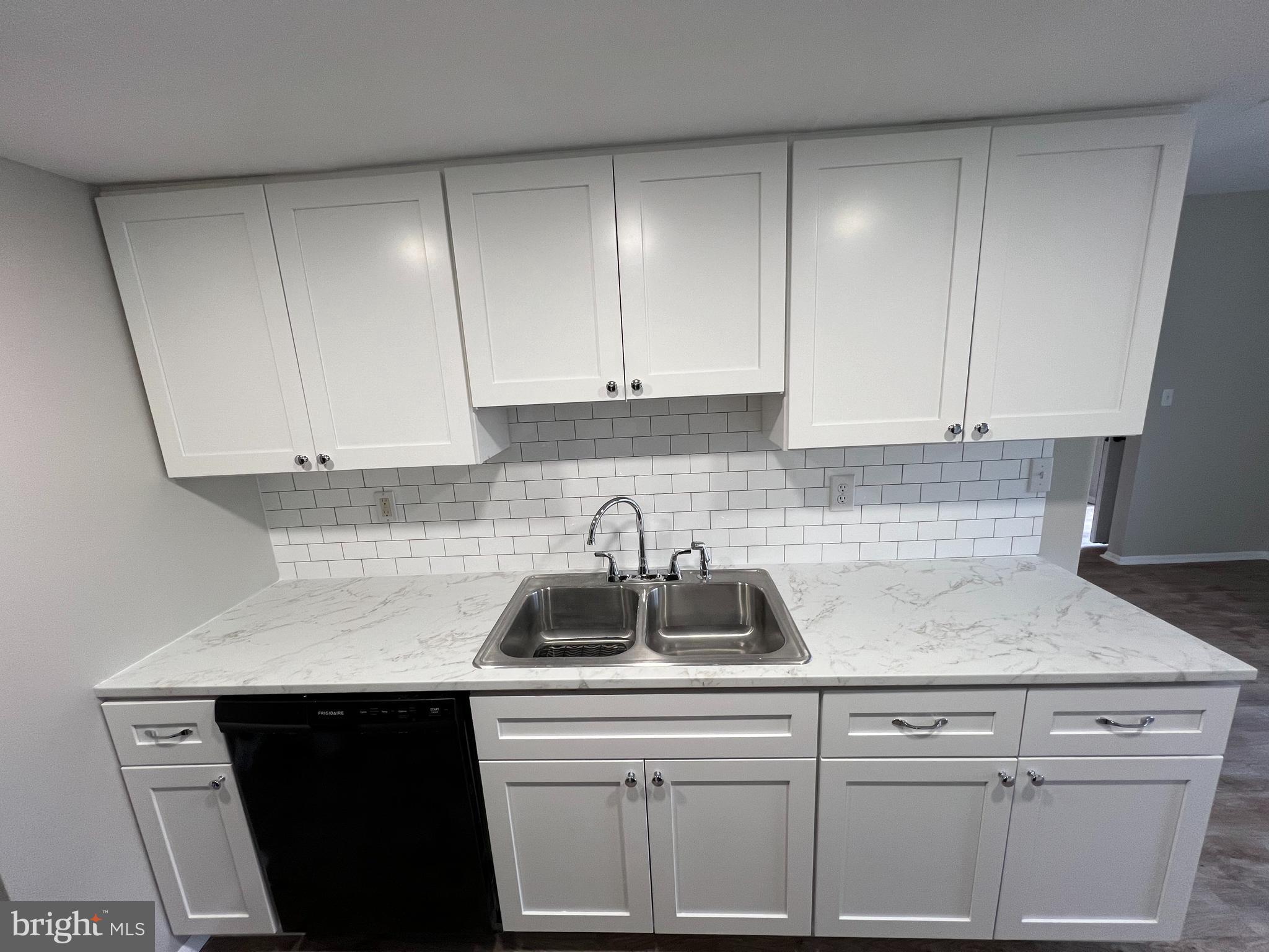 29595 DUTCHMANS LANE 21