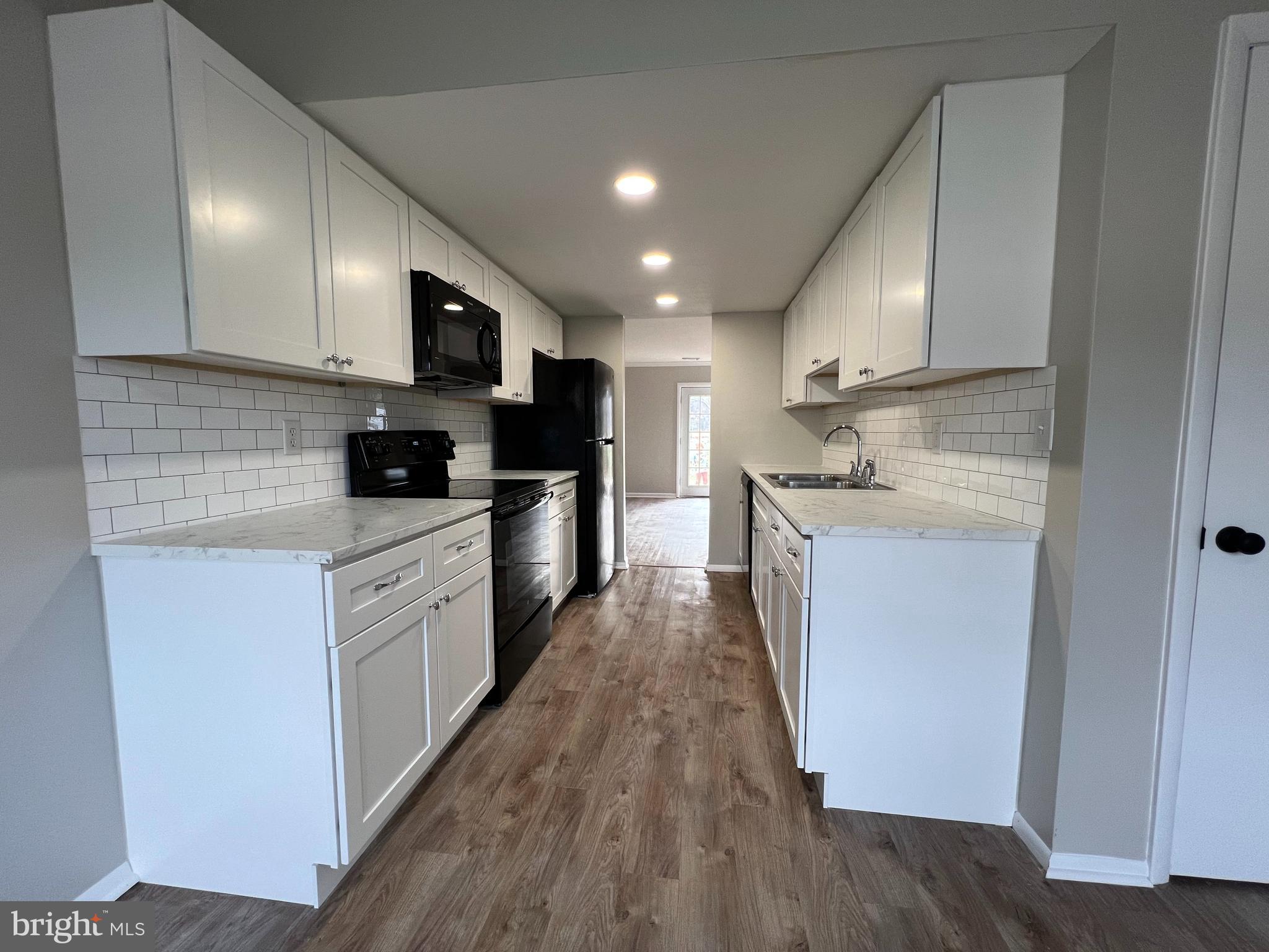 29595 DUTCHMANS LANE 21