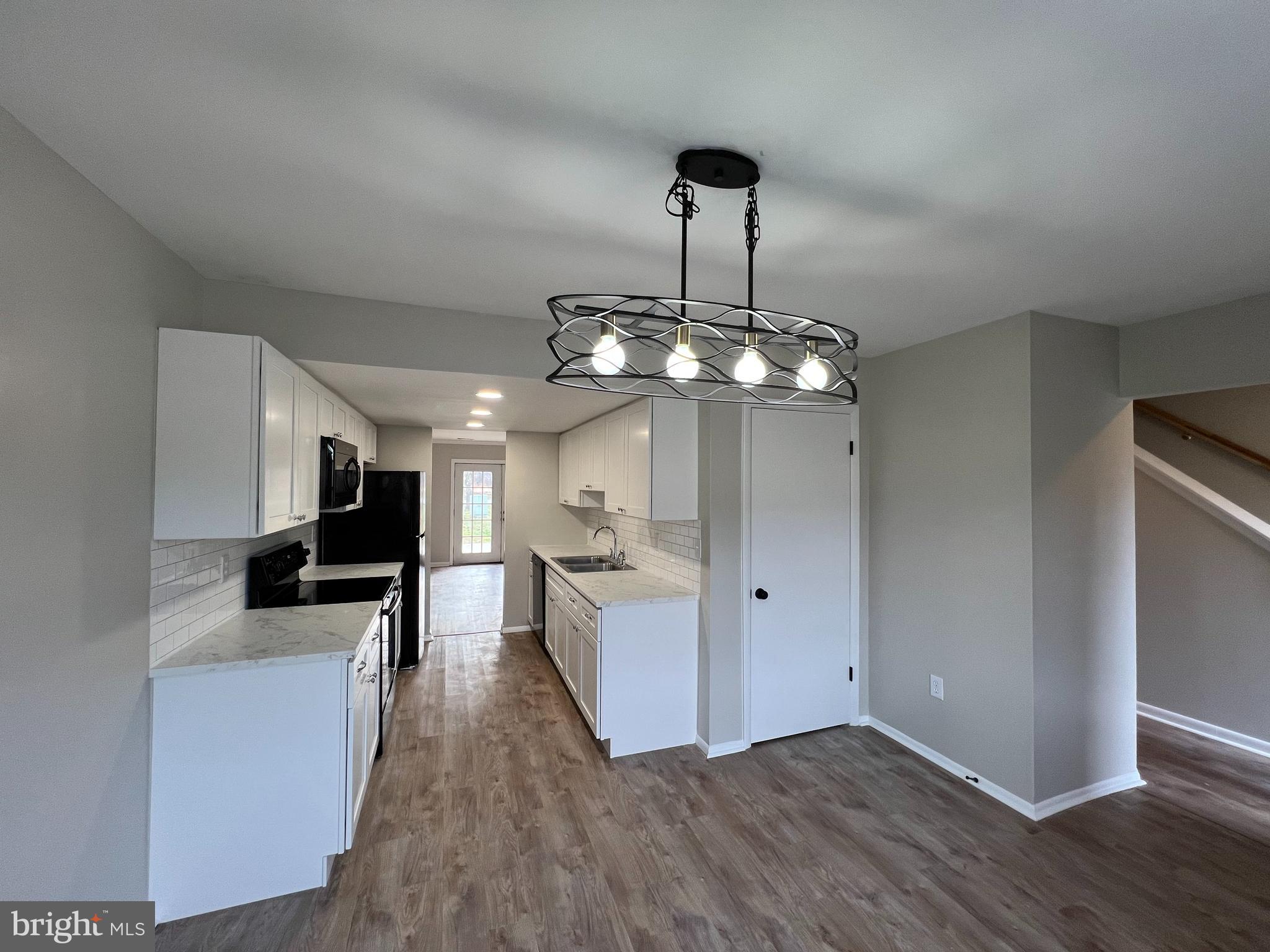 29595 DUTCHMANS LANE 21