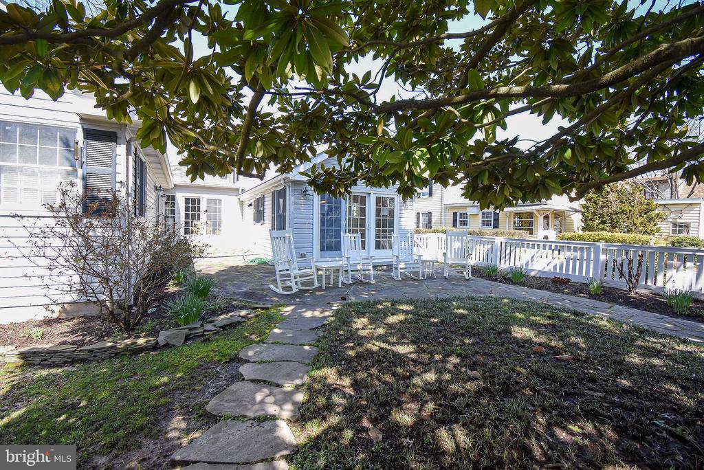 114 E CHEW AVENUE