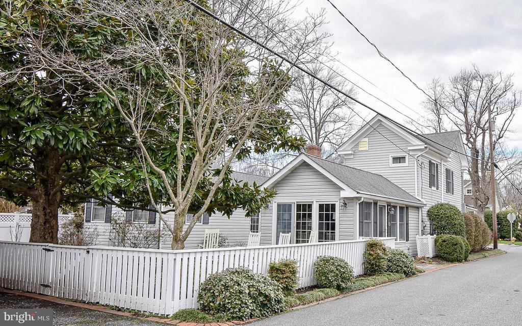 114 E CHEW AVENUE
